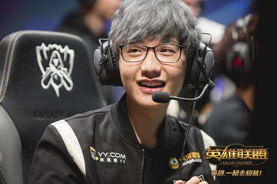 不仅拉开了 不仅拉开了