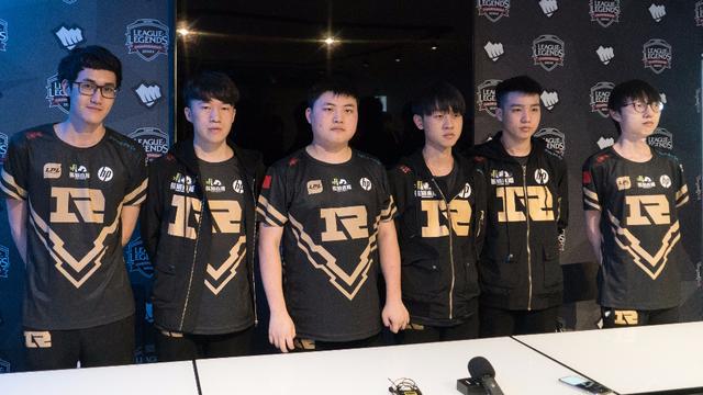 引发了球迷 引发了球迷