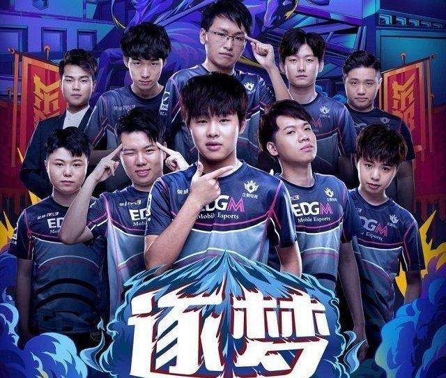 握手并拥抱